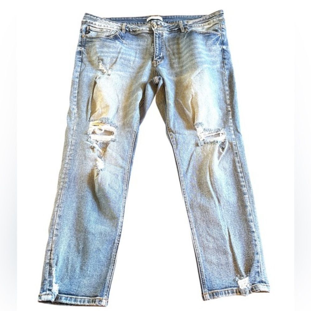 Kancan Maurice’s plus sz 22 light wash distressed skinny jeans